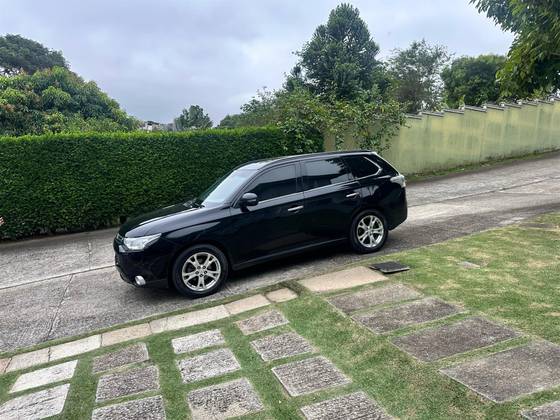 MITSUBISHI OUTLANDER 3.0 GT 4X4 V6 24V GASOLINA 4P AUTOMÁTICO